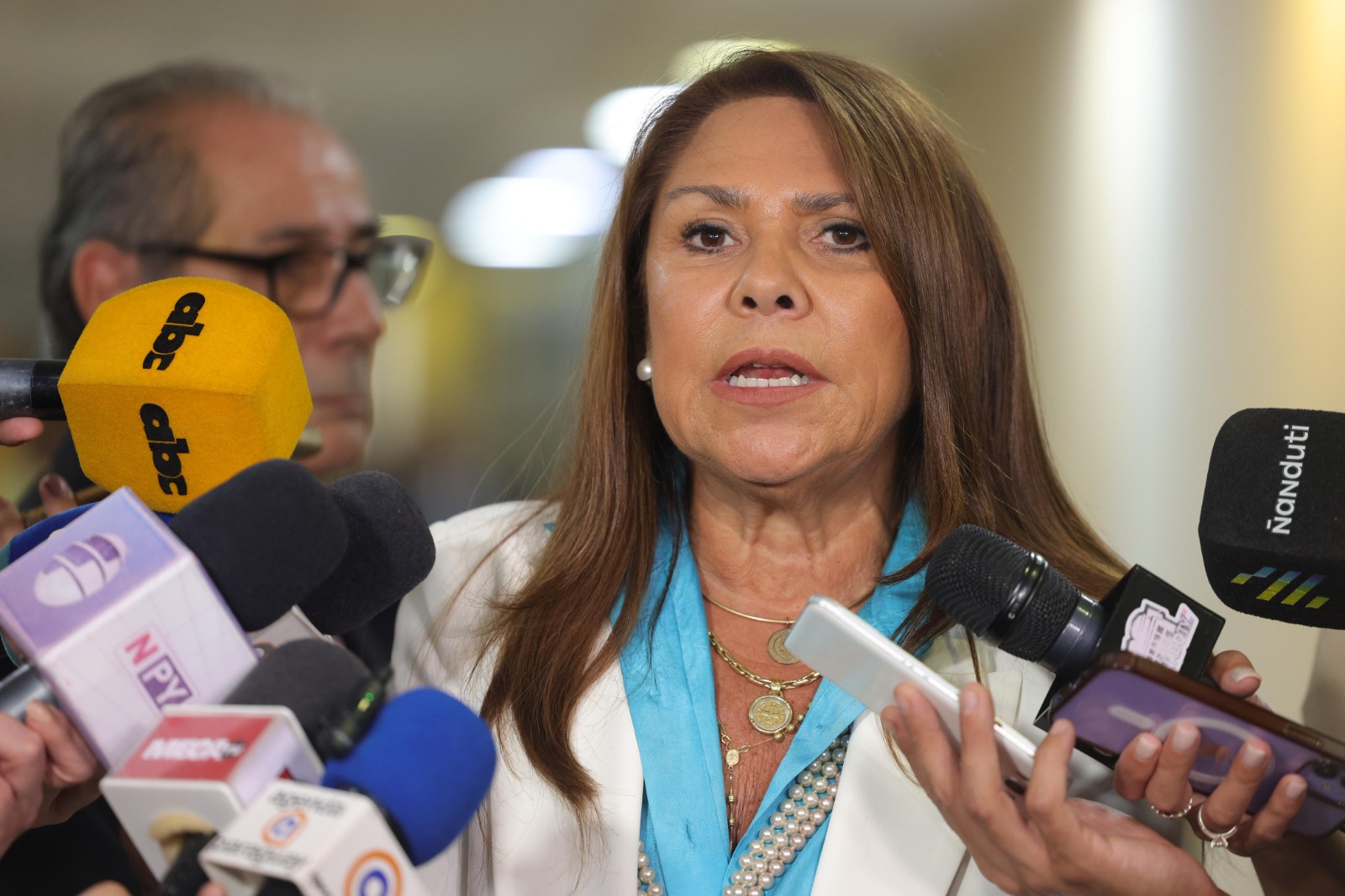 Senadores de HC piden sanción para Celeste Amarilla: «Que Barrios se dedique a su trabajo de mayordomo»