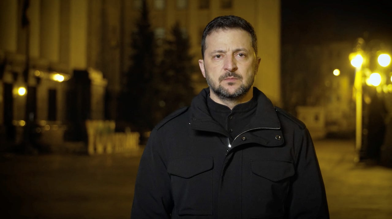 Ucrania está preparada para sentarse a la mesa de negociaciones, afirma Trump