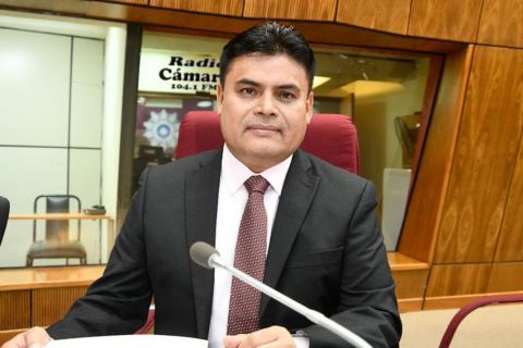 Acusaciones cruzadas entre diputado Santiago Benítez y periodista Aníbal Gómez por nexos narcos