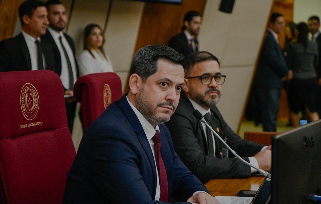 Latorre lamentó «exposición» de Peña en inauguración de UTI inservible