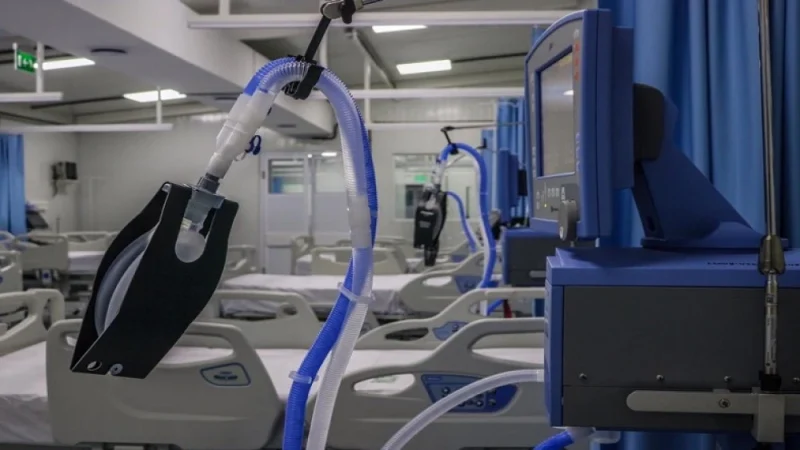 “La salud pública se está convirtiendo en un negocio y eso está costando vidas”, denuncia médico