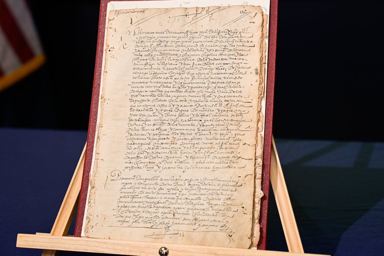 Justicia de EEUU devuelve manuscrito del siglo XVI a Paraguay