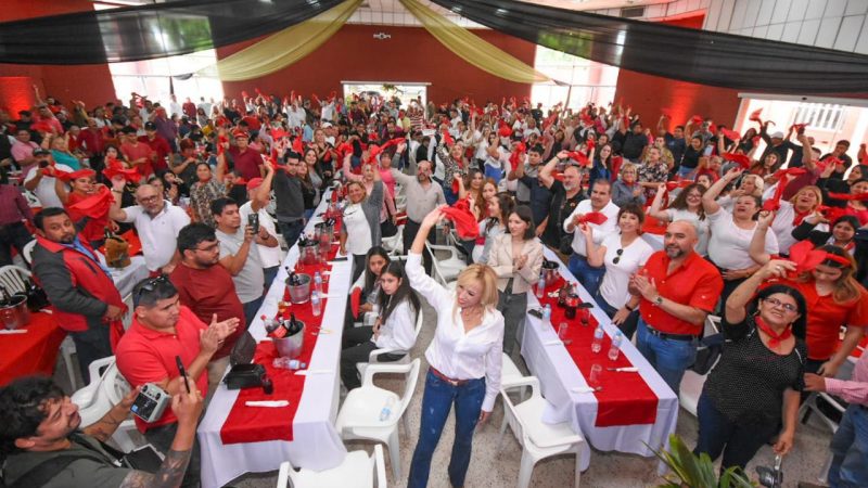 Carol González, esposa de Orlando Arévalo, busca la Intendencia de Lambaré tras escándalos de corrupción