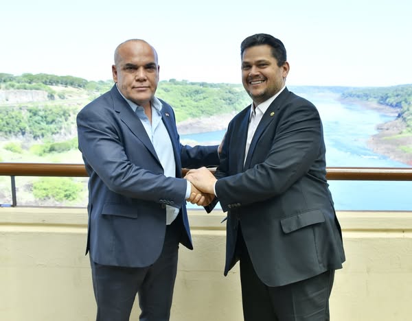 “No podemos no tener una relación amistosa con el Brasil”, manifestó presidente del Congreso Nacional