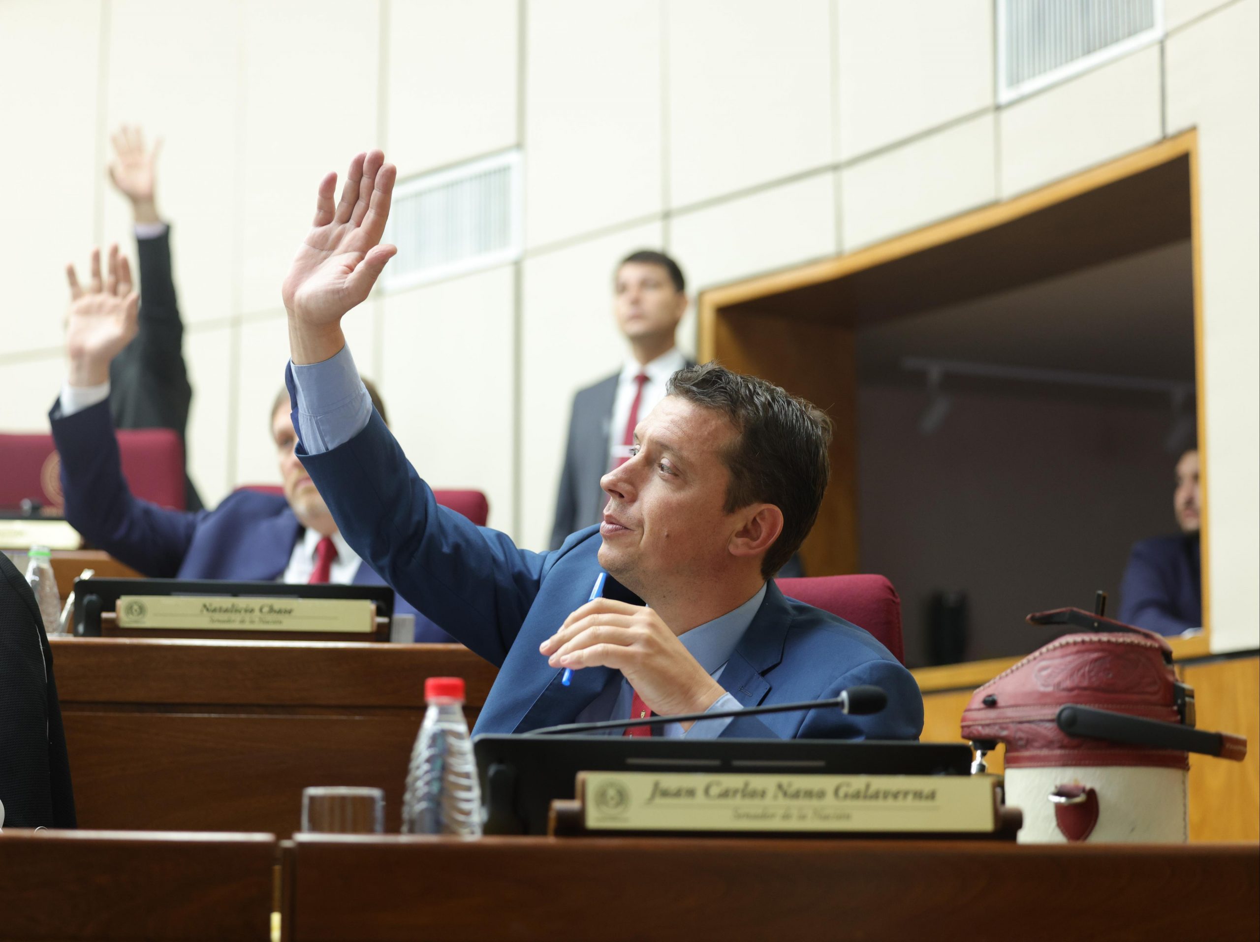 Polémica por el huso horario: Senadores se enfrentan por el retorno al horario de invierno