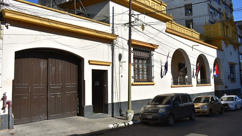 Jubilados municipales que no cobran sus haberes inician una colecta de alimentos