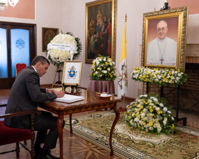 Peña deja mensaje de condolencia por fallecimiento del Papa Francisco