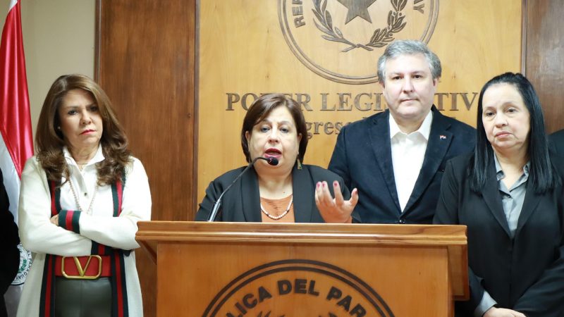 Cartismo huyó del debate para deja sin control fondos de Itaipú: Opositores acusan censura desde el oficialismo