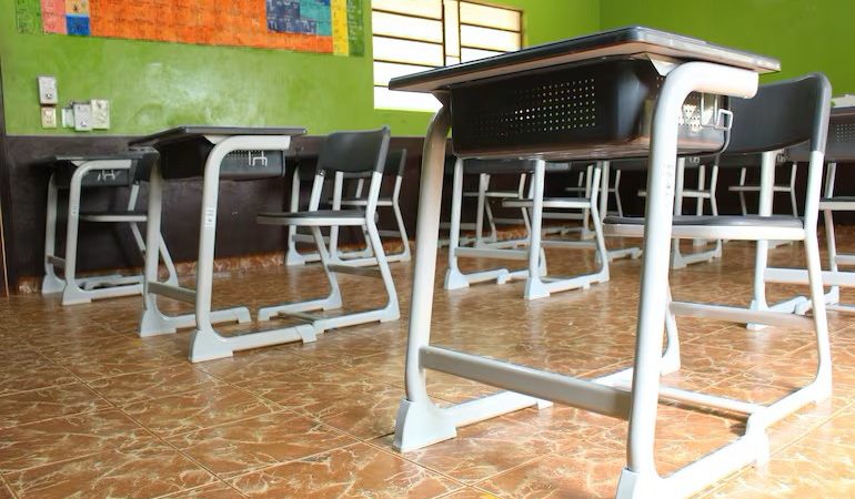 “Los pupitres chinos no van a quedar en el olvido”: Senado exige al MEC rendir cuentas por licitaciones que dejaron fuera a la industria nacional