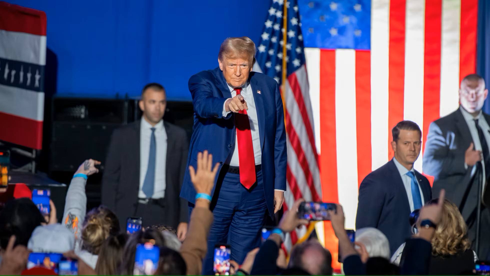 Trump planea deportar a un millón de inmigrantes en 2025: expertos ven el objetivo como «casi imposible»