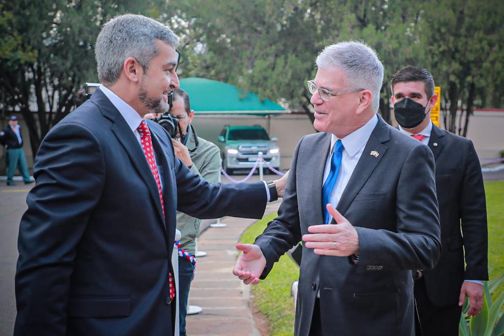 Cartismo continúa quejas por alianza entre Abdo y Ostfield y culpa a EE.UU. por fuga de inversiones