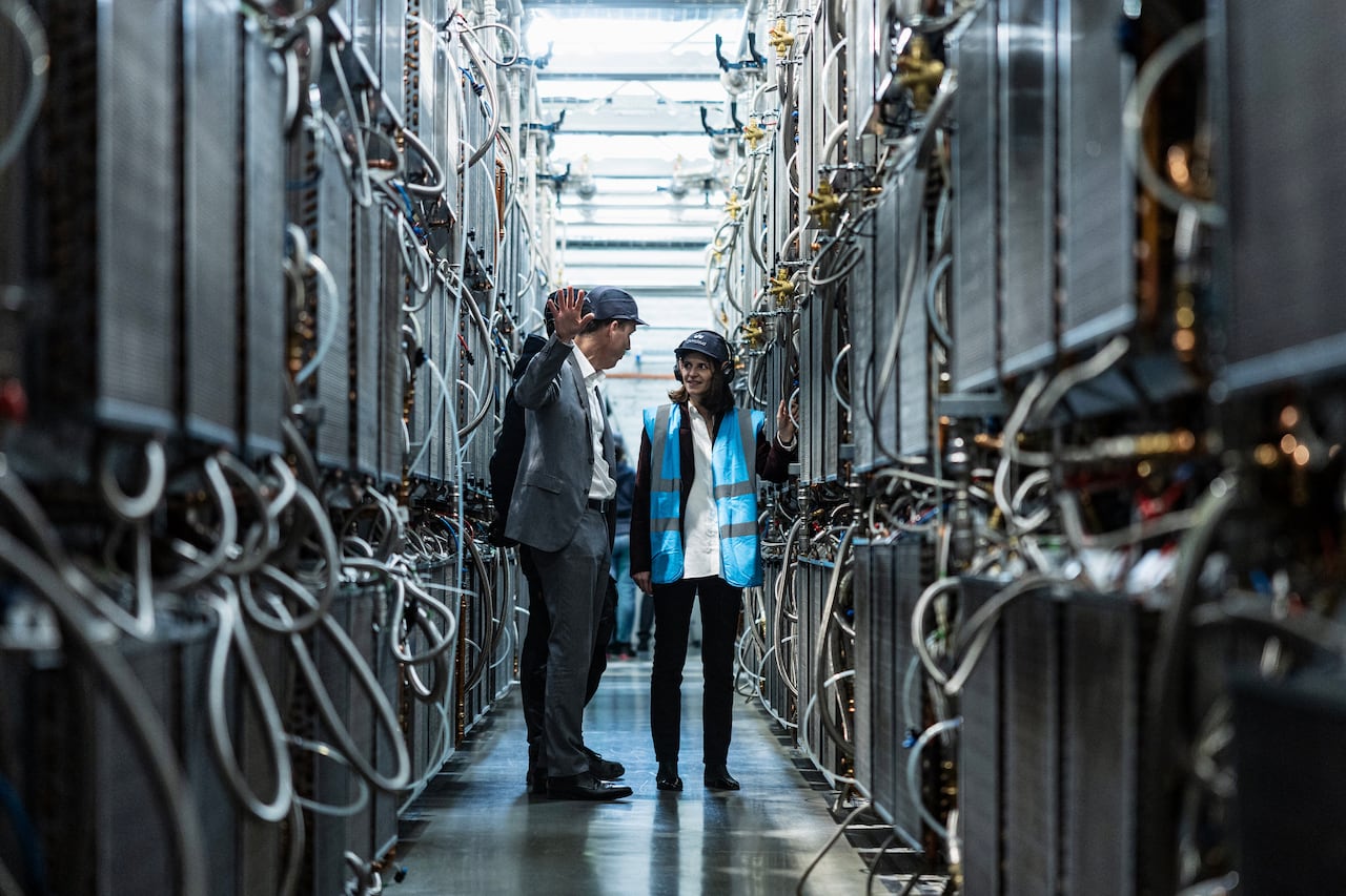 Evalúan implementar proyectos de inteligencia artificial en Paraguay