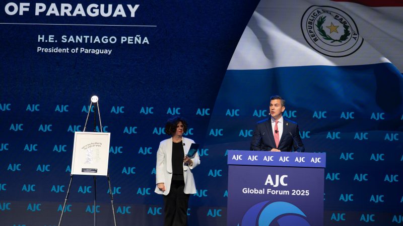 Tras no despedir al Papa, Peña recibió premio de Comité Judío Americano en EE.UU.
