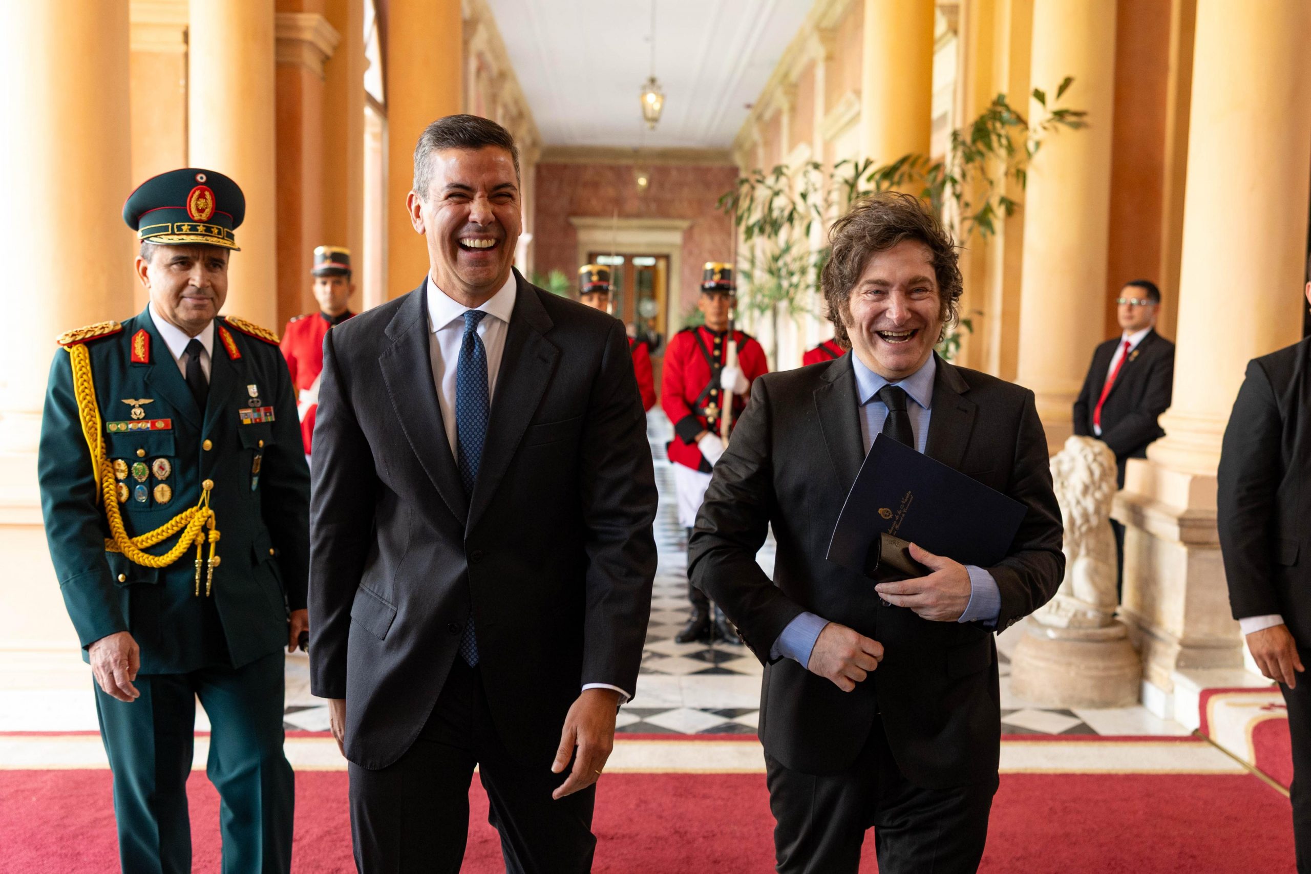 Peña y Milei reafirmaron postura hacia «libertad económica» y se plantaron contra ideas del «populismo» en la región