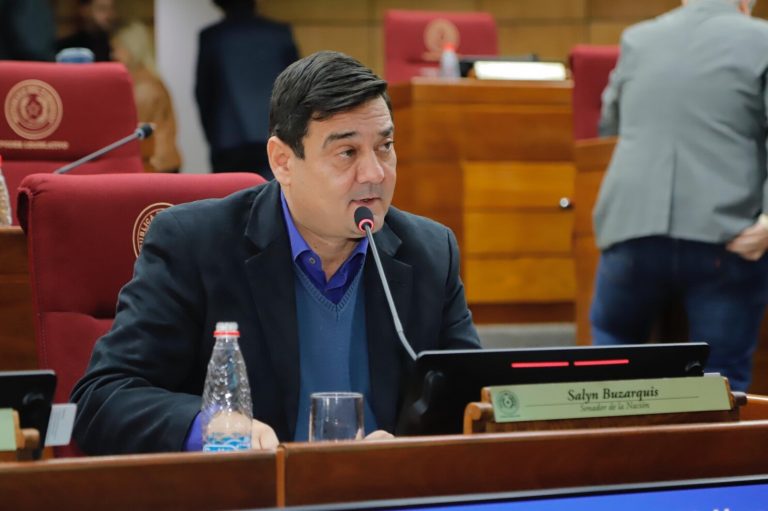 «Lucran y están matando paraguayos»: Salyn Buzarquis lanza grave acusación contra mafia de la salud pública