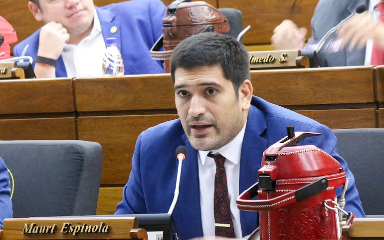 Denuncian irregularidades en licitación de Itaipú para equipos tecnológicos de la Senad