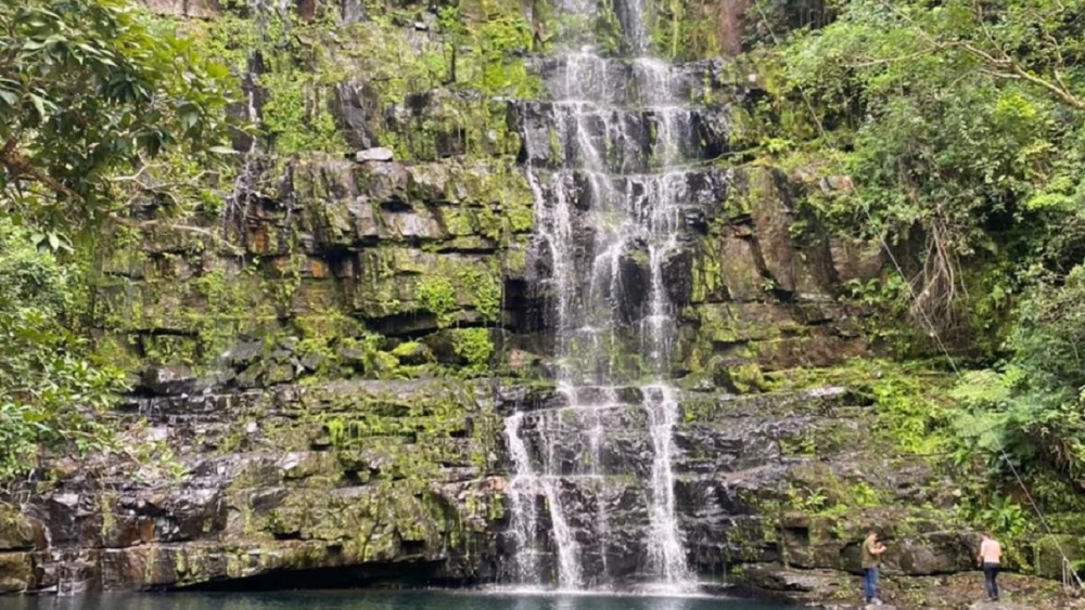Turistas fueron amenazados con balazos y piedras al tratar de ingresar al Salto Cristal