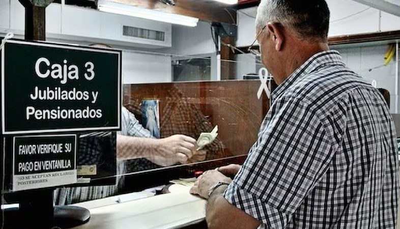 IPS defiende su alianza con banco cercano a Peña para validar prueba de vida de jubilados