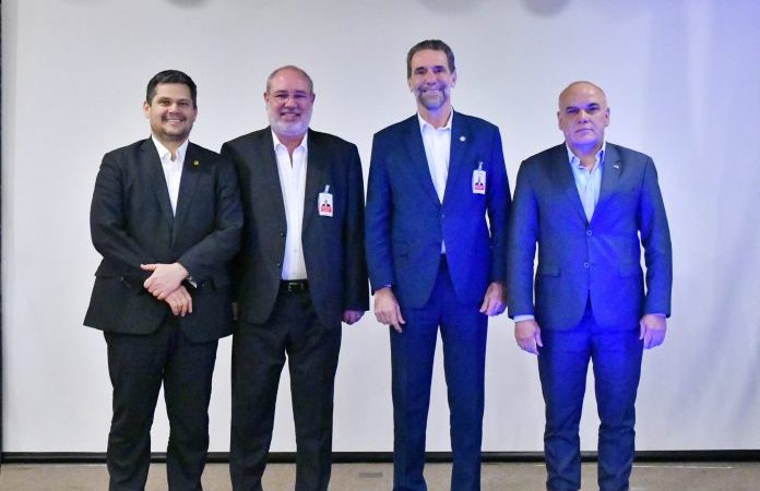 Presidentes del Congreso de Paraguay y de Brasil conversaron sobre Itaipú con directores generales