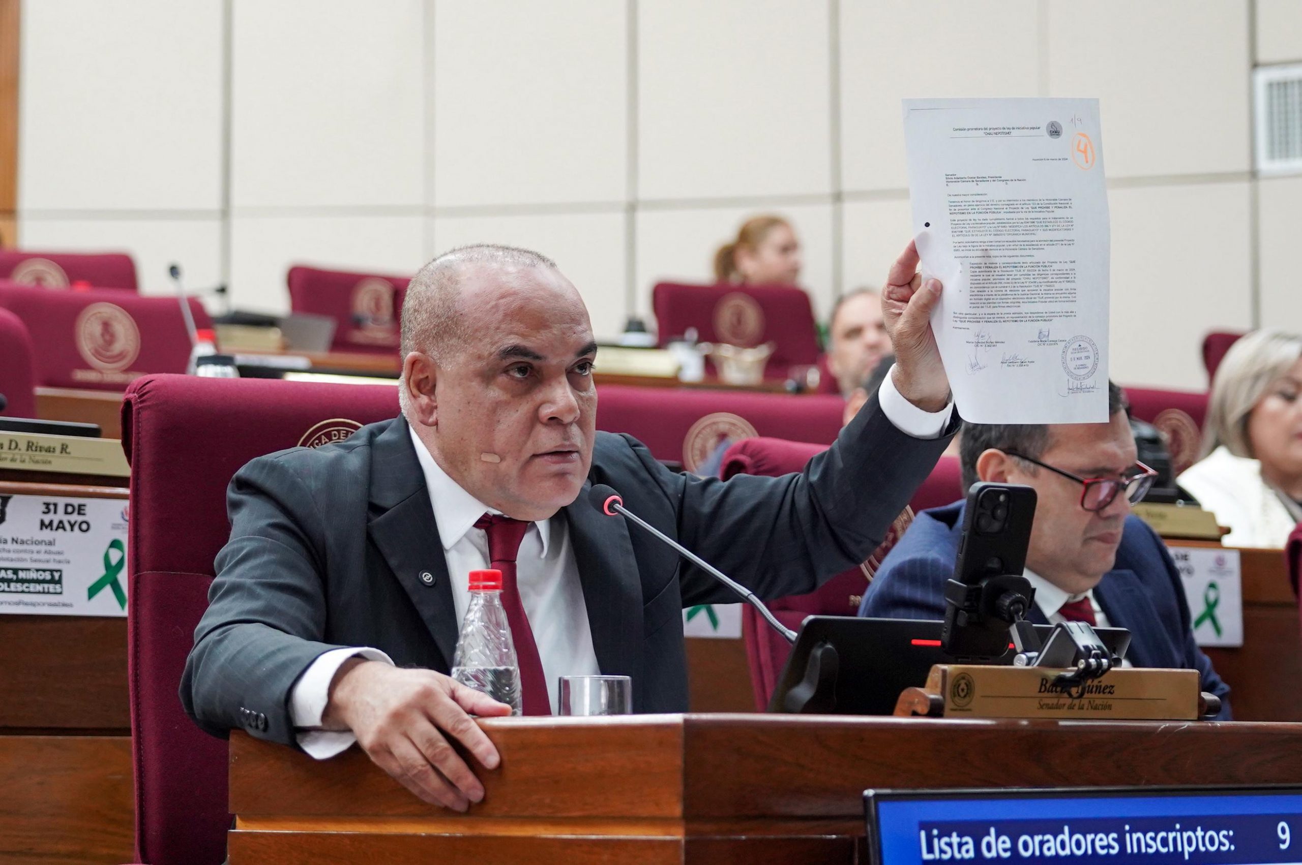 «Bachi» Núñez descubre el nepotismo ajeno y estalló en el Congreso contra Prieto