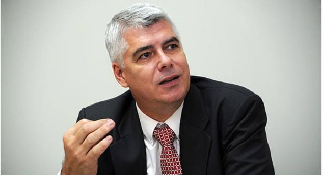 Gobierno en «modo hackeado»: Wiens dispara contra la debilidad digital del Estado