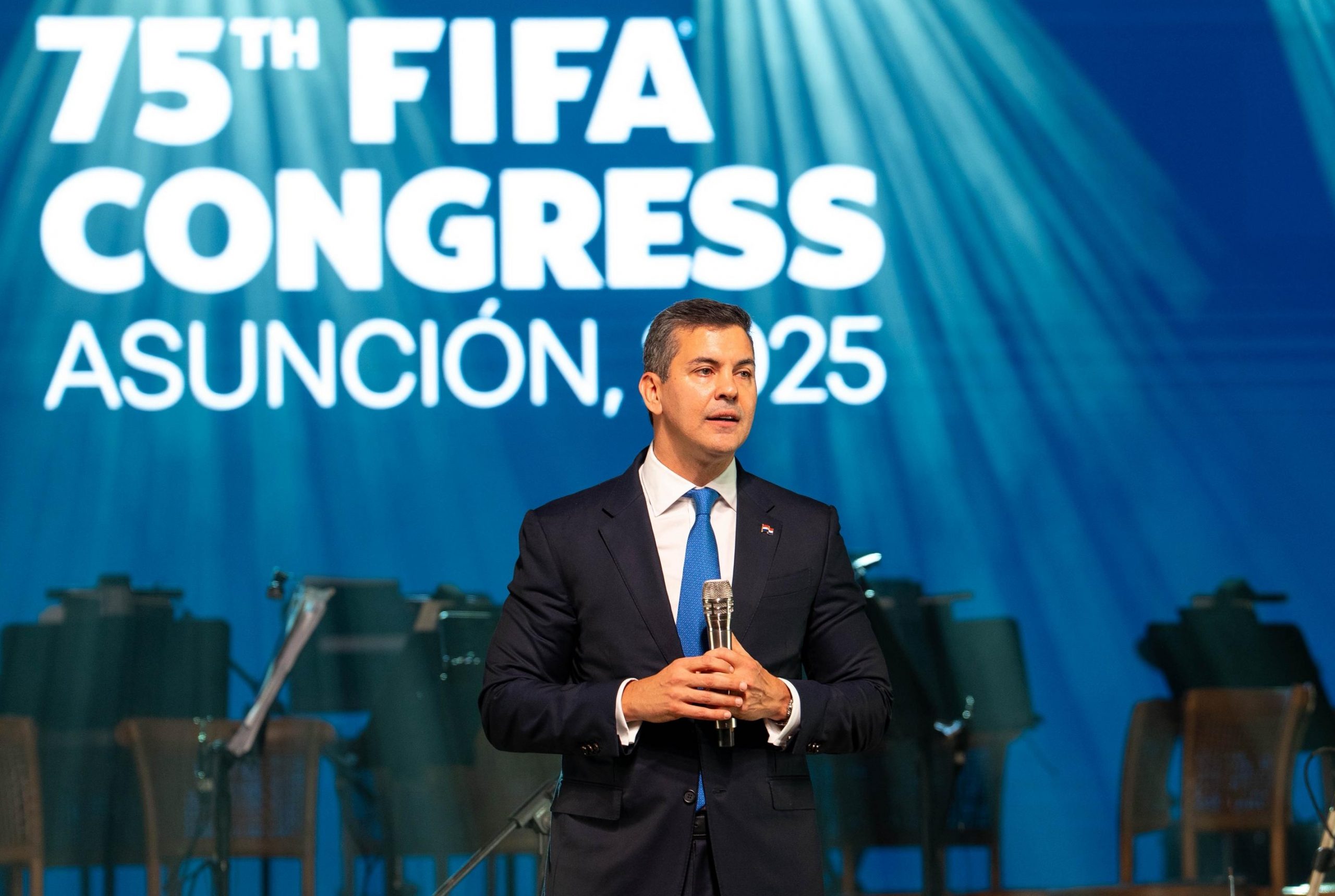 Peña admite: Salario mínimo no alcanza ni para la canasta básica