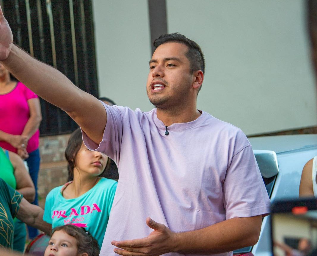 Miguel Prieto llama “charlatán” a Bachi y promete defender su gestión en CDE