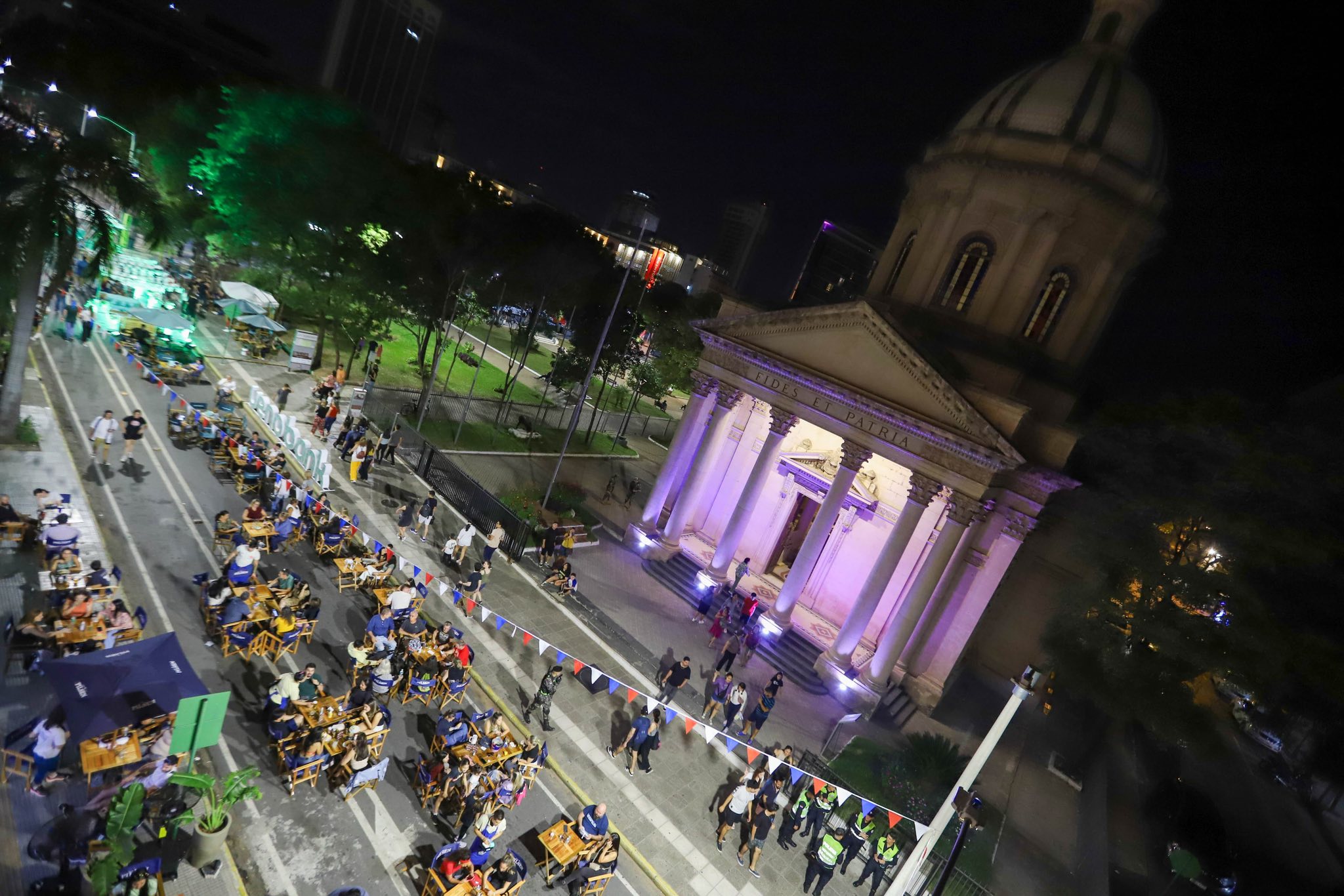 Una hora más de luz, una mesa más ocupada: ARPY celebra impacto del horario extendido en el sector gastronómico