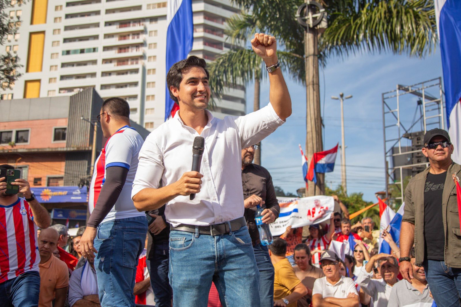 Contra intervención del Ejecutivo: Diputado afirmó que calles de Ciudad del Este «envían un mensaje directo a Asunción»