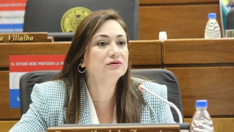 Tensión en el Congreso: Cartistas dilatan definición de comisiones para intervenir municipios