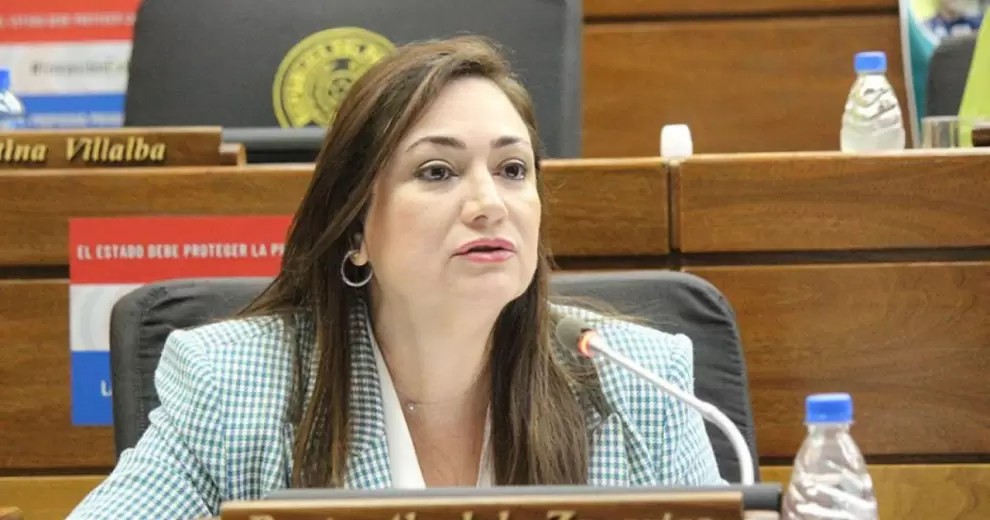 Tensión en el Congreso: Cartistas dilatan definición de comisiones para intervenir municipios