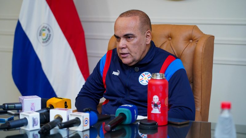 Bachi Núñez desconfía del Censo y cuestiona subsidio: No cree que seamos 6 millones de paraguayos, según el INE