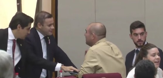 Nuevo incidente en Diputados: Jatar «Oso» Fernández encaró a colegas opositores y fue acusado de hostigamiento