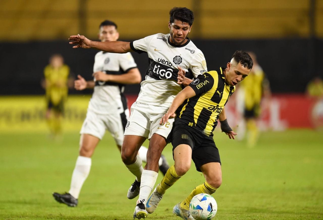 Olimpia volvió a fracasar en la Copa y quedó fuera de todo