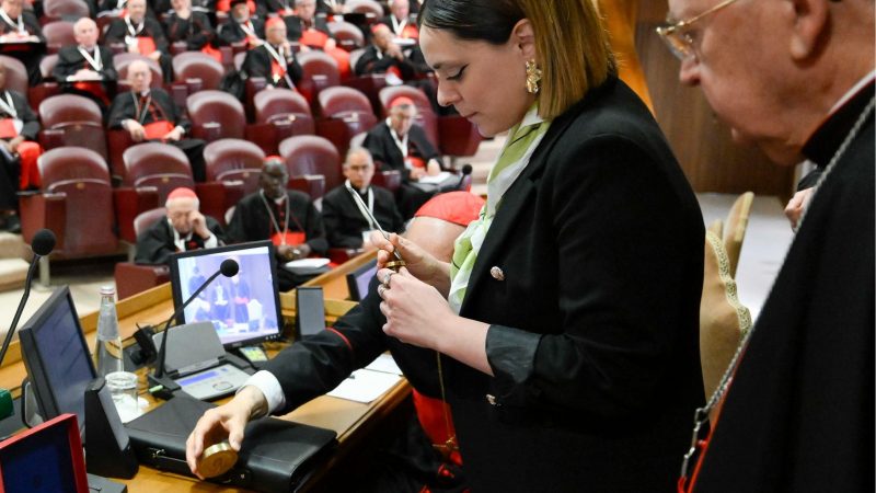 Vaticano anula el Anillo del Pescador de Francisco a 16 días de su muerte