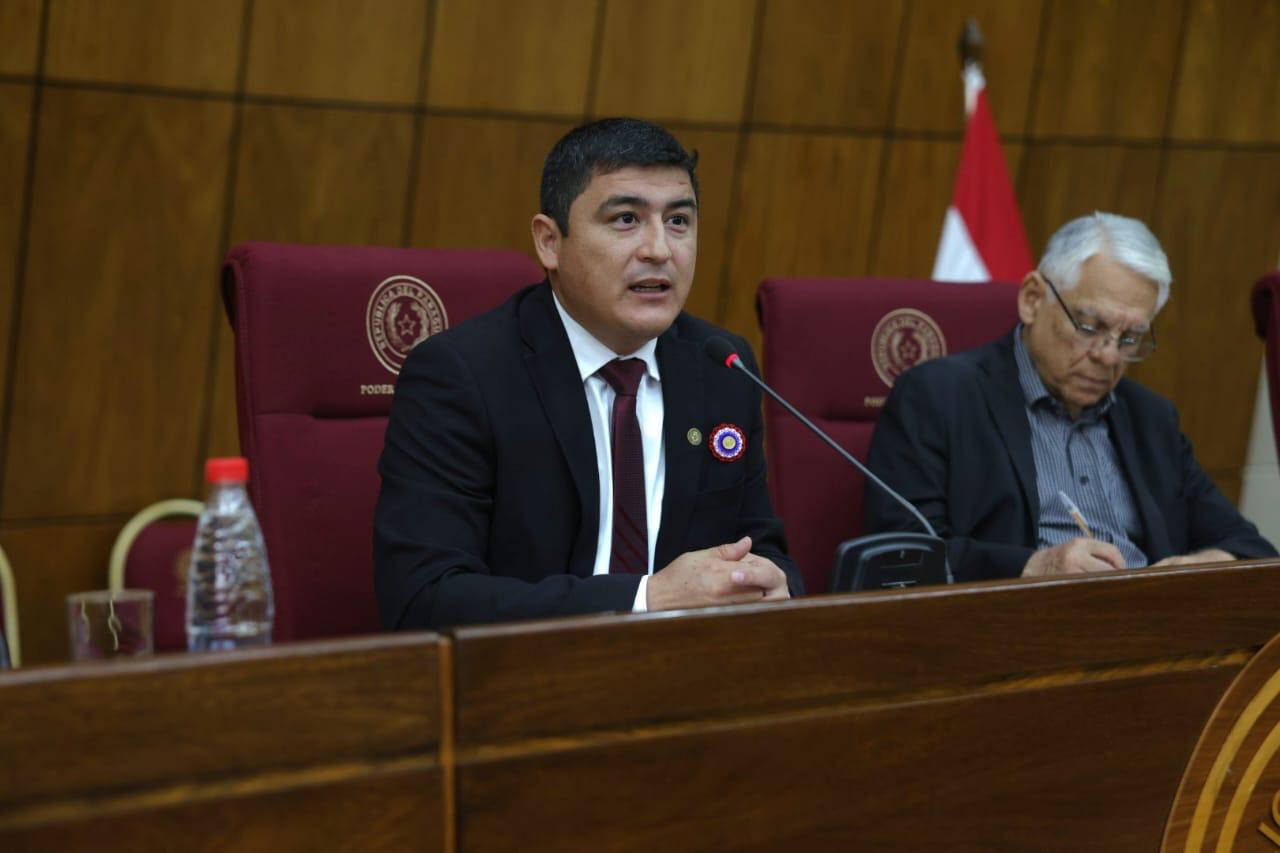 Senador contra el reloj: José Oviedo insiste con la polémica ley de las 40 horas laborales