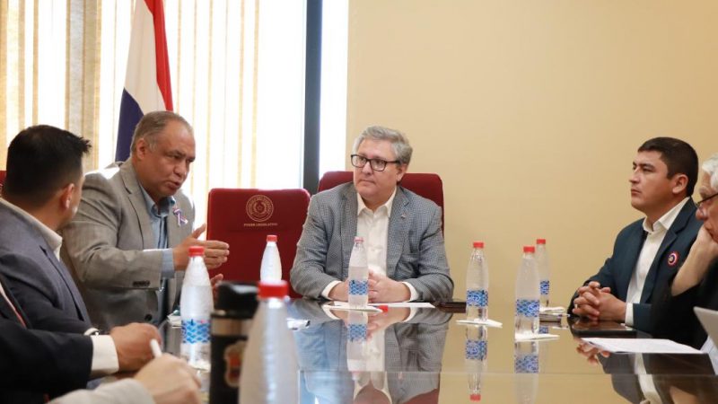 “Pagarés de la vergüenza”: Defensoría promete acelerar auxilio a víctimas de estafas