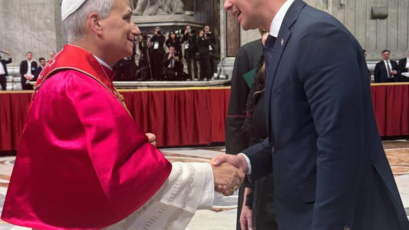 Santiago Peña se reunió con el Papa León XIV en el Vaticano