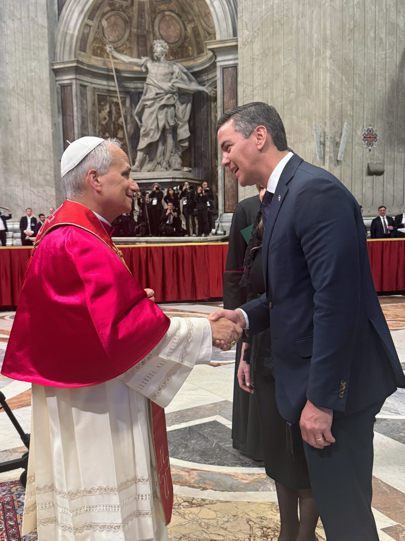 Santiago Peña se reunió con el Papa León XIV en el Vaticano