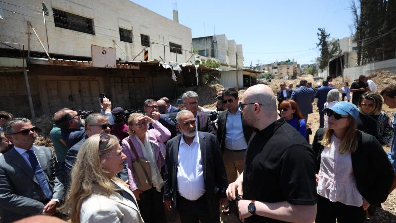 Impactante: Fuerzas israelíes disparan durante visita de diplomáticos europeos en Cisjordania