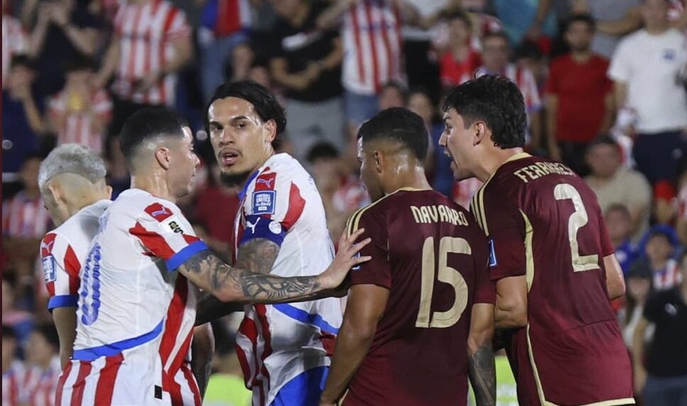 Enciso defiende a Bobadilla y carga contra Navarro: «Me guardé los malos tratos de este señor»