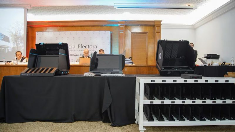 “Voto digital bajo sospecha”: liberales denuncian falta de confianza en las máquinas electorales