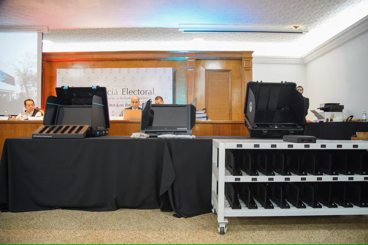 “Voto digital bajo sospecha”: liberales denuncian falta de confianza en las máquinas electorales