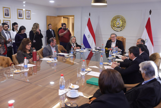 Senador exige la participación de los ministros de la Corte para frenar la «Mafia de los Pagarés»