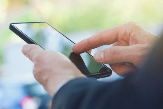 Obligar a telefonías a guardar datos de navegación de usuarios es inconstitucional, dice especialista