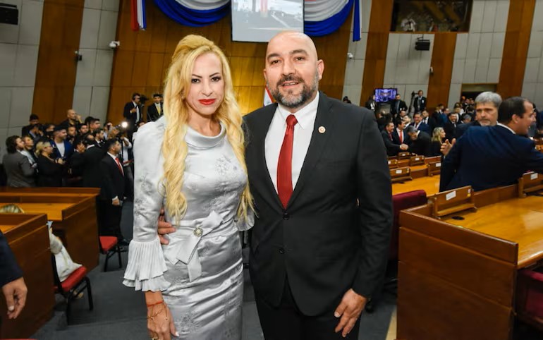 MEC no dudaría en clausurar institutos docentes tras escándalo de filtración de exámenes en caso de Carolina González