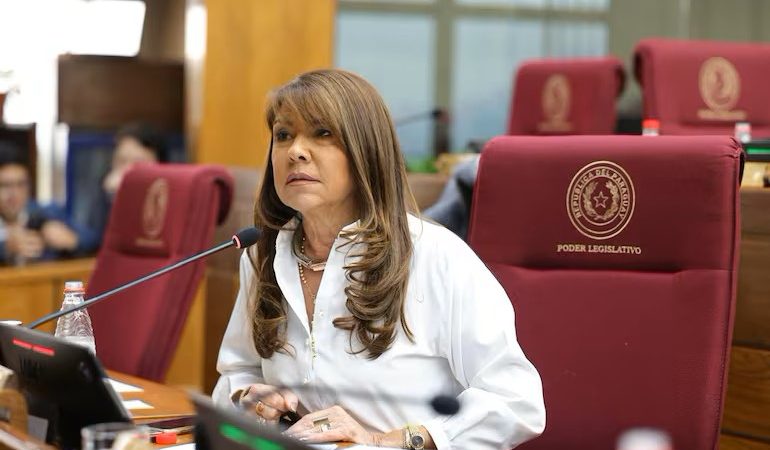 “La oposición no tiene cabeza ni cuerpo”: Celeste Amarilla critica la falta de unidad y liderazgo en la oposición paraguaya