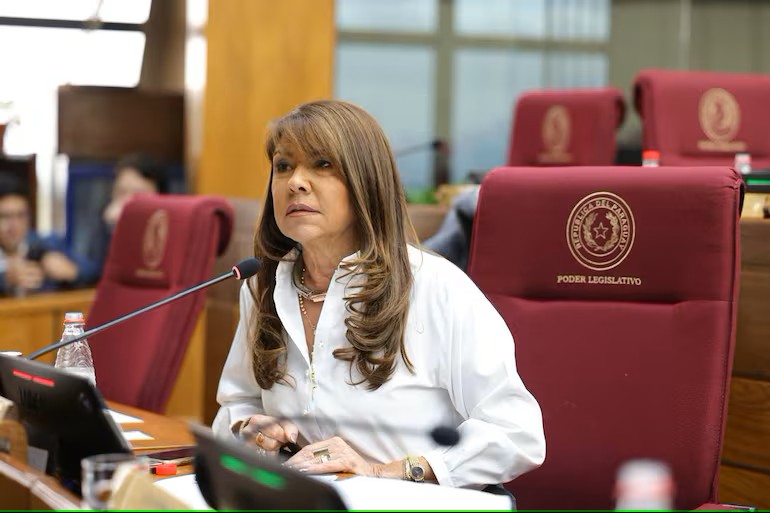 “La oposición no tiene cabeza ni cuerpo”: Celeste Amarilla critica la falta de unidad y liderazgo en la oposición paraguaya