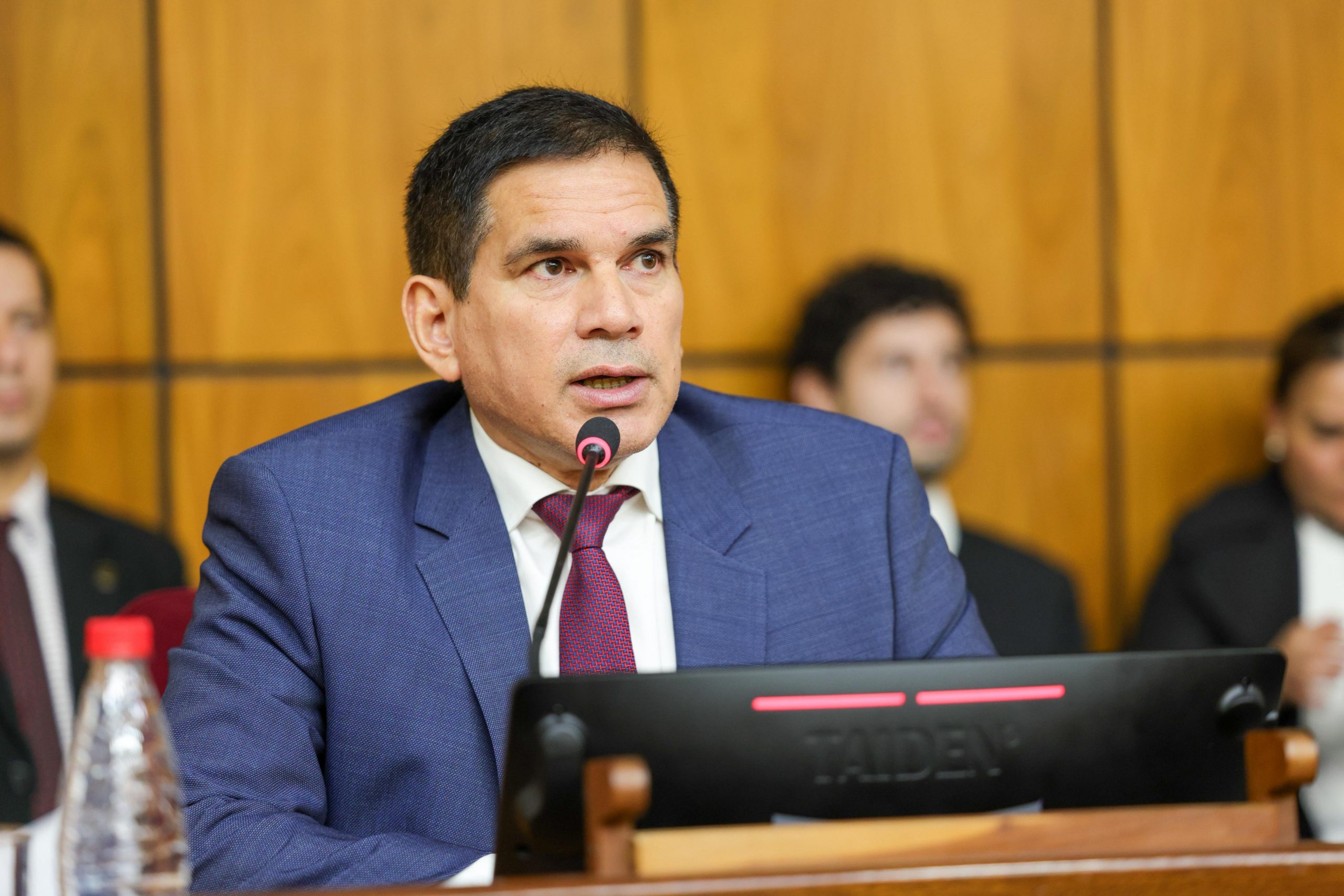 “Che Róga Porã” busca luz verde para préstamo de USD 200 millones: Baruja defiende el plan en el Senado