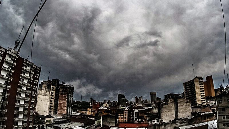 Tiempo para este domingo: chaparrones dispersos y ambiente cálido